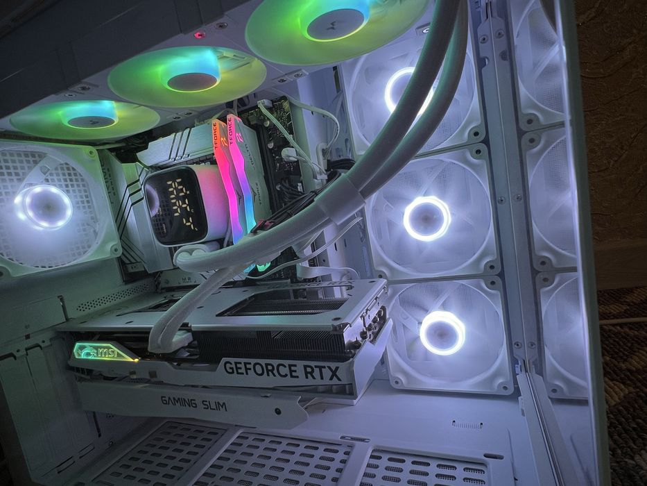 4070 Ti Super / 64 GB RAM / 4 TB NVMe / i7 14700K