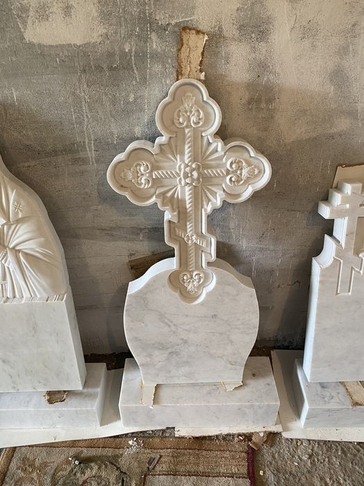 Памятники Кулпытастар Айшыктар Полумесяцы