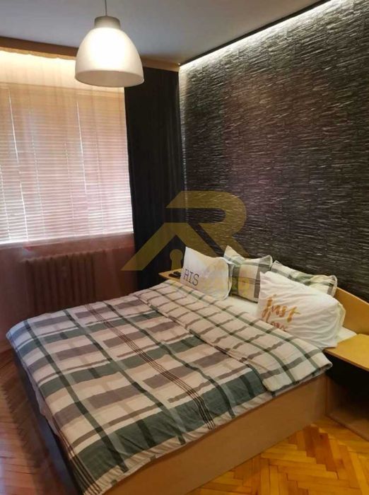 Продава се Тристаен апартамент в Перник, Център - 129 кв.м за 1078 €/кв.м - Снимка #4