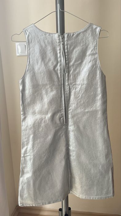 Чисто нова! Сребриста мини рокля!