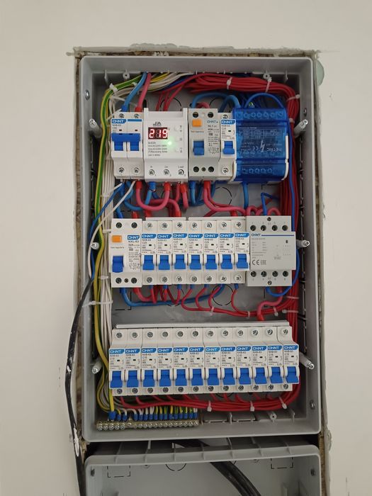 Erektrika ishlarini qilamiz