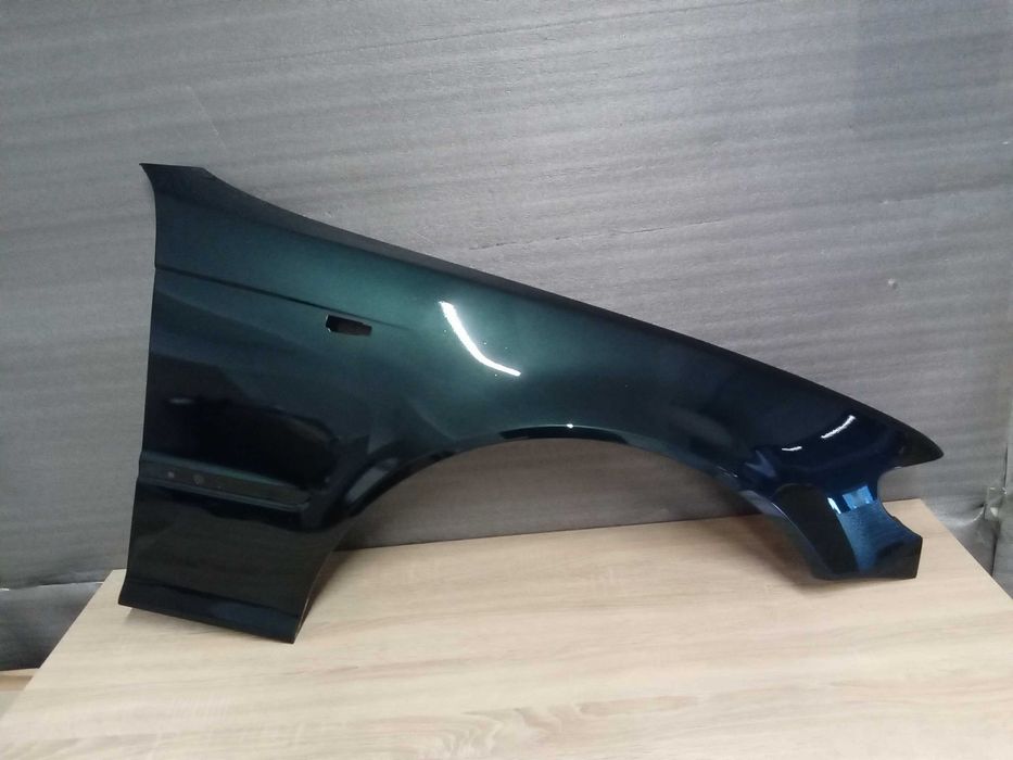 Aripa fata BMW E46/E90/E91/F30/F31 Negru,Alb,Argintiu stanga/dreapta