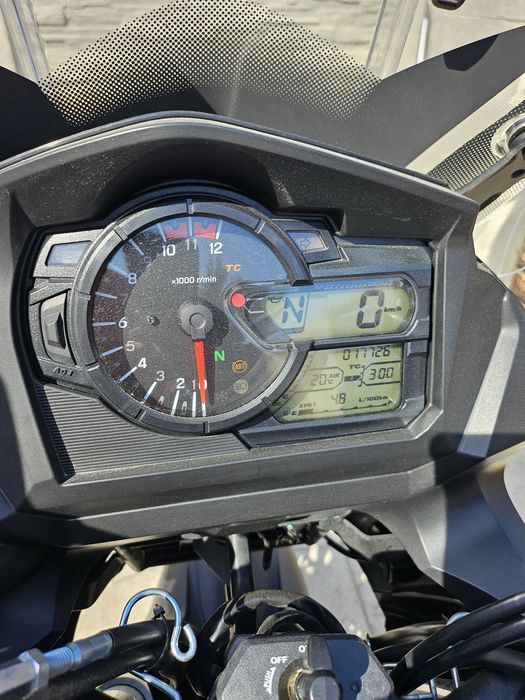 Suzuki DL650 V-strom schimb cu scuter