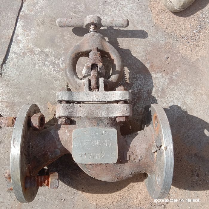 Задвижка с фланцами на 100