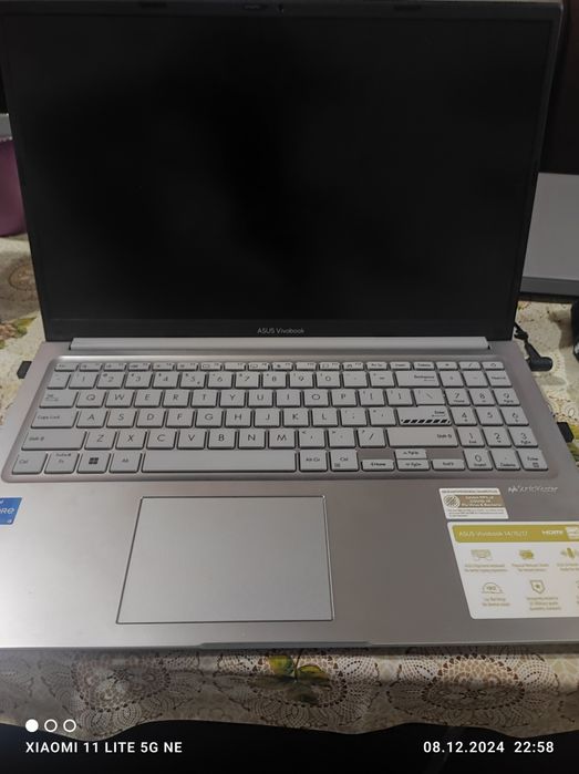 Noutbuk ASUS VIVOBOOK core I5