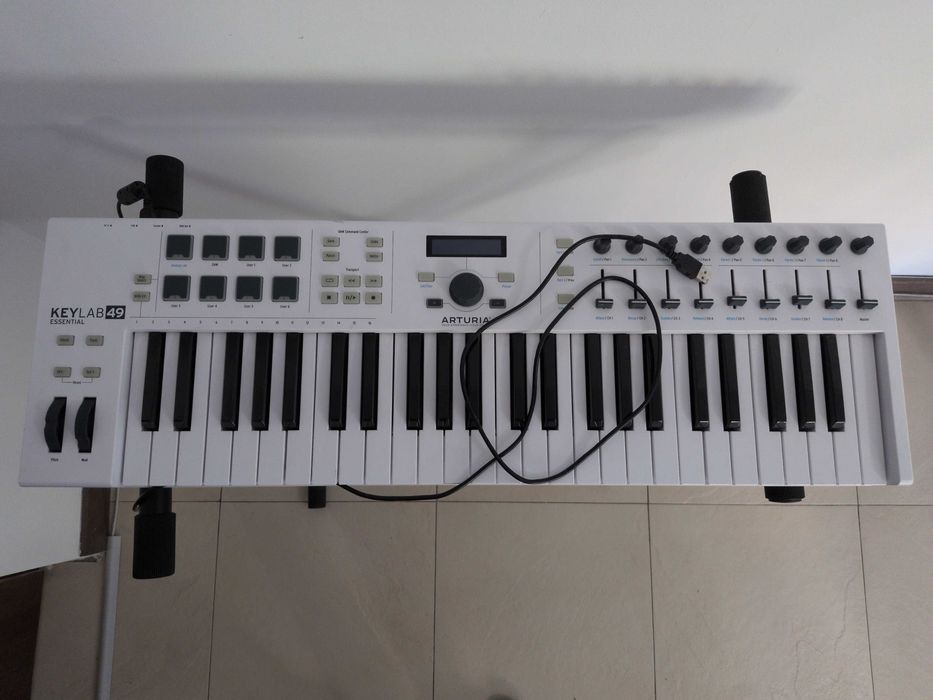 Controller MIDI Arturia KeyLab Essential 49