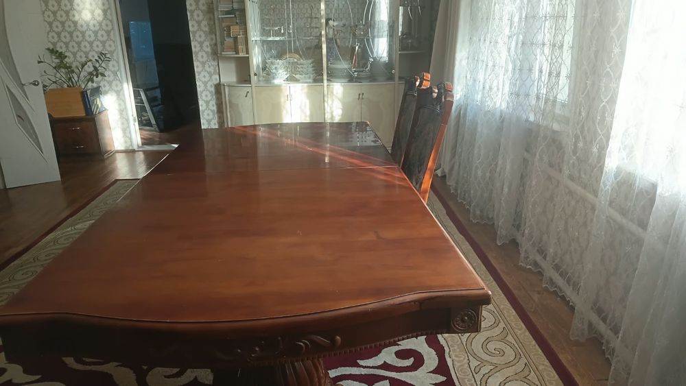 Стол  для зала,гостинной