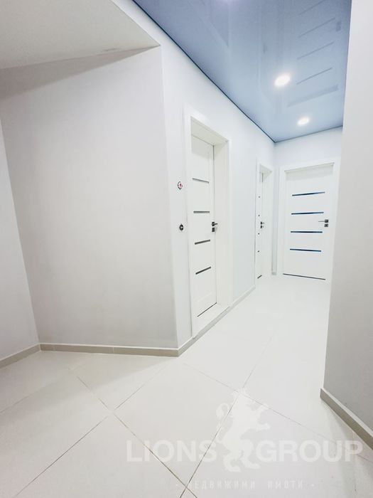 Продава се Тристаен апартамент в Варна, Бриз - 110 кв.м за 1716 €/кв.м - Снимка #11