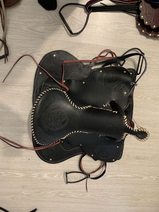 Продам комплект седла