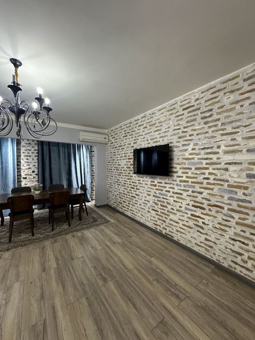 Oibek Айбек метро Афросиаб парк