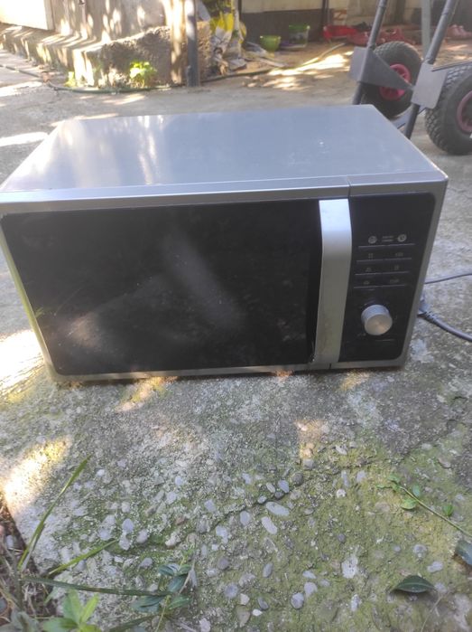 Cuptor cu microunde Samsung 2500w