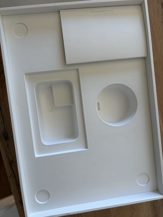 Продава се McBook air 13