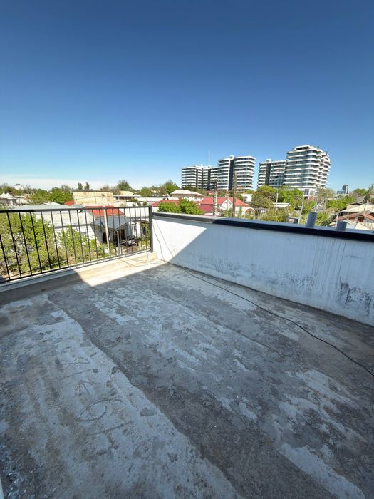 Продаются ТАУНХАУСЫ ! Уста Ширин  Ориентир: ТЦ Малика