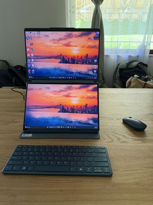 Lenovo Yoga Book 9i – 2 OLED екрана, Ultra 7, 16GB, 1TB, гаранция