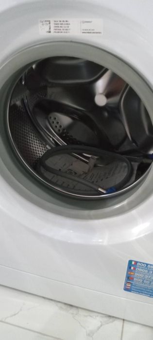 Vând masina spălat indesit
