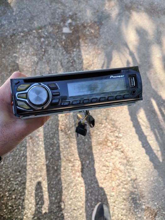 Радио за кола CD Pionerr DEH1600UB