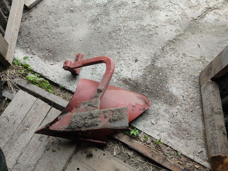 Колеса и плуг на мотоблок МТЗ-05