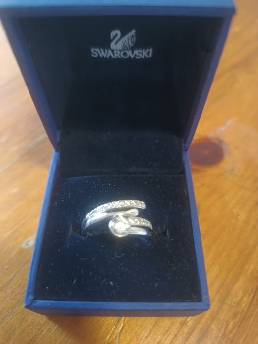 Vând Inel logodna Swarovski