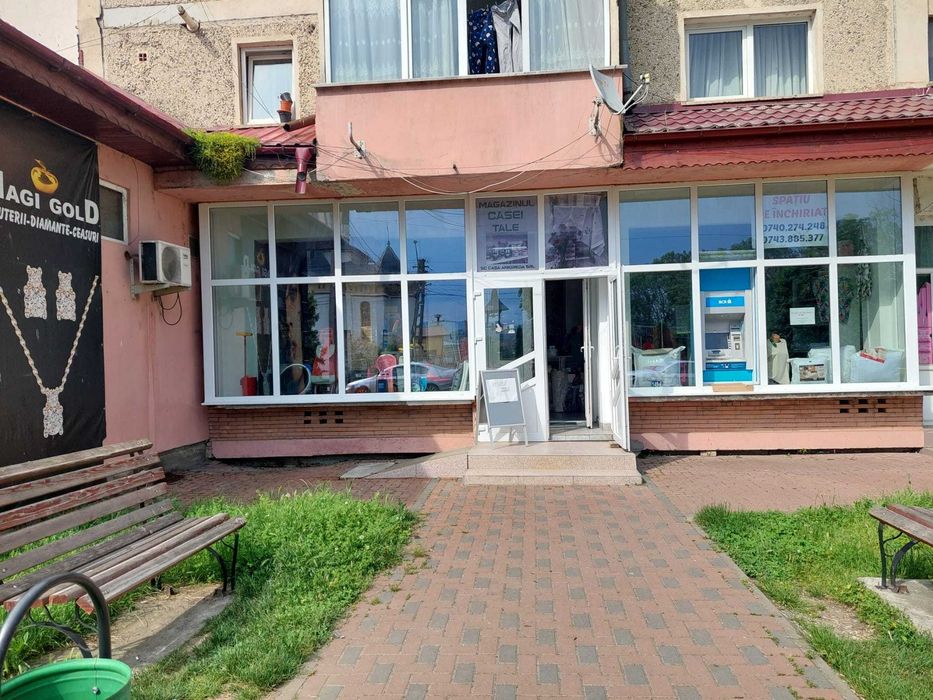 Inchiriez_Spatiu comercial_Roznov_centru, la strada principala
