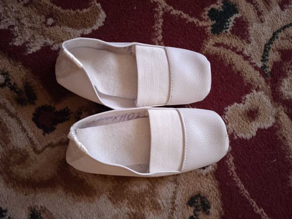 Продается детская обувь