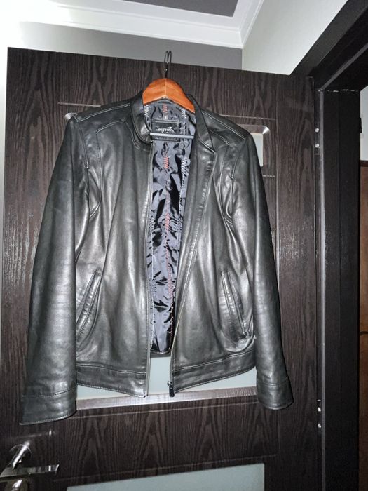 Продавам кожено яке