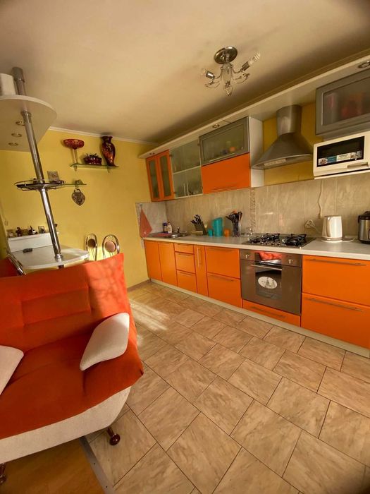Продам 3 ком квартиру в р-не КСК
