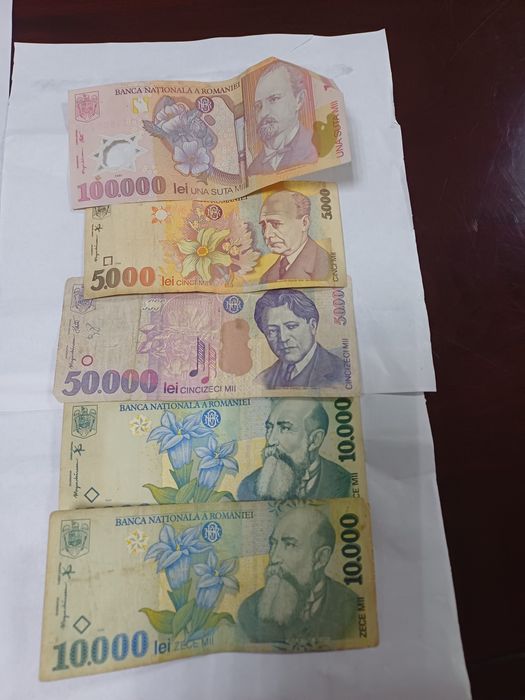 Se vând bacnote vechi