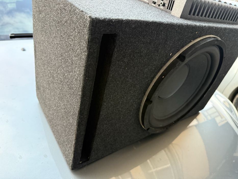 Бас каса с усилвател