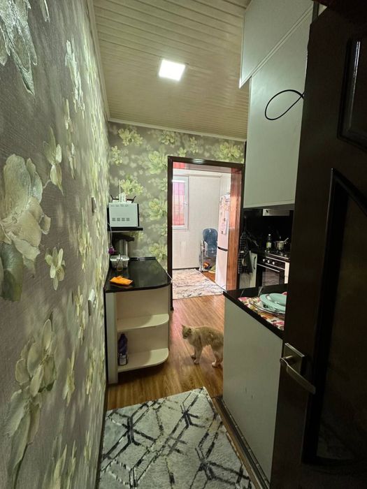 Срочно продаеться 3-ком квартира городе Чирчике районе 4микрарайоне