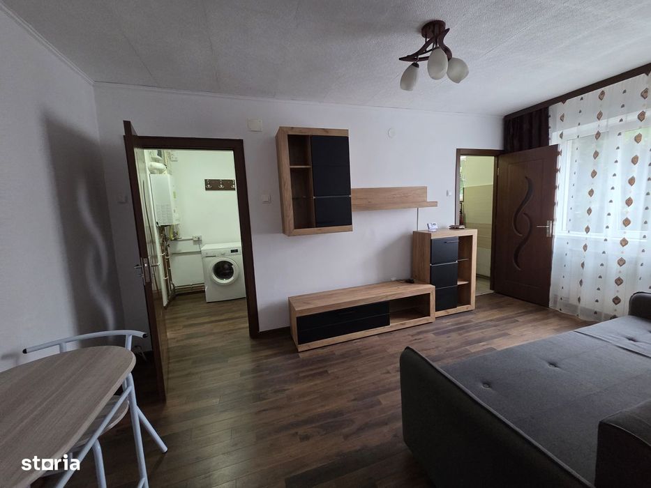 Inchiriez apartament 2 camere, zona Intim