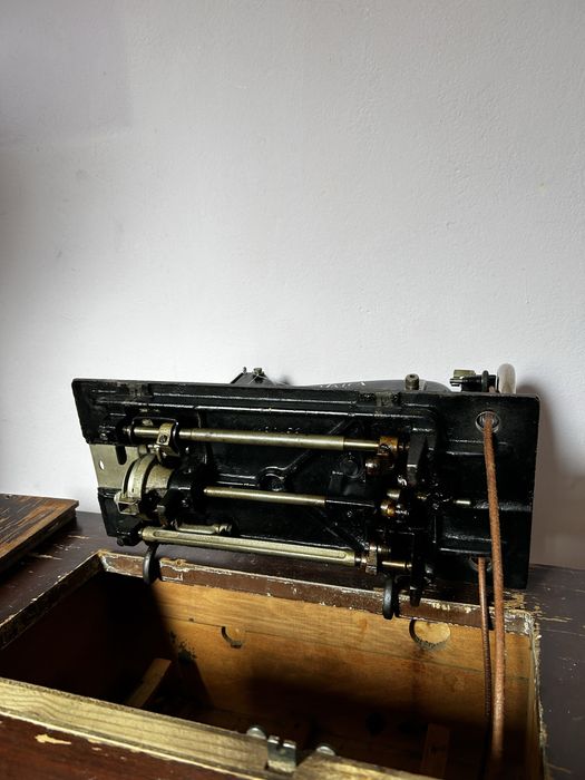 Masina de cusut Casnica Super Cugir