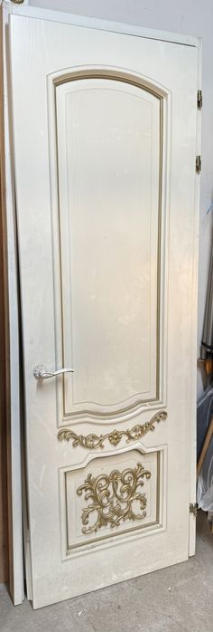 Ағаш есік сатылады