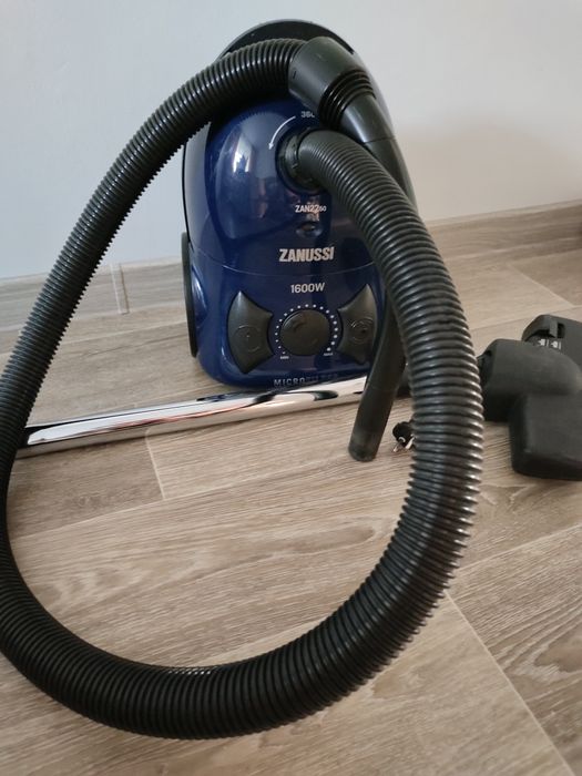 Продам пылесос Занусси