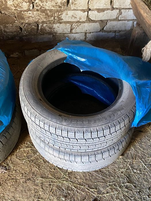 Продам шины зимние липучка