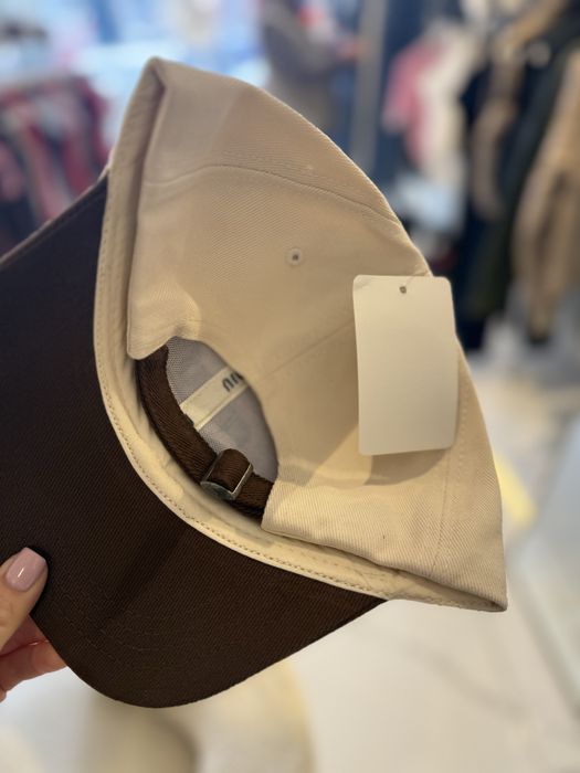 Miu miu шапки 29€ за брой