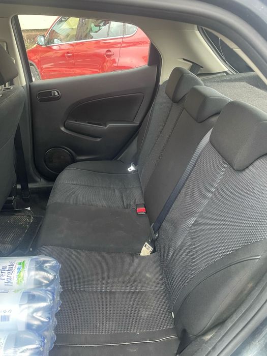 Vând schimb mazda 2 ofer 1500 euro diferenta