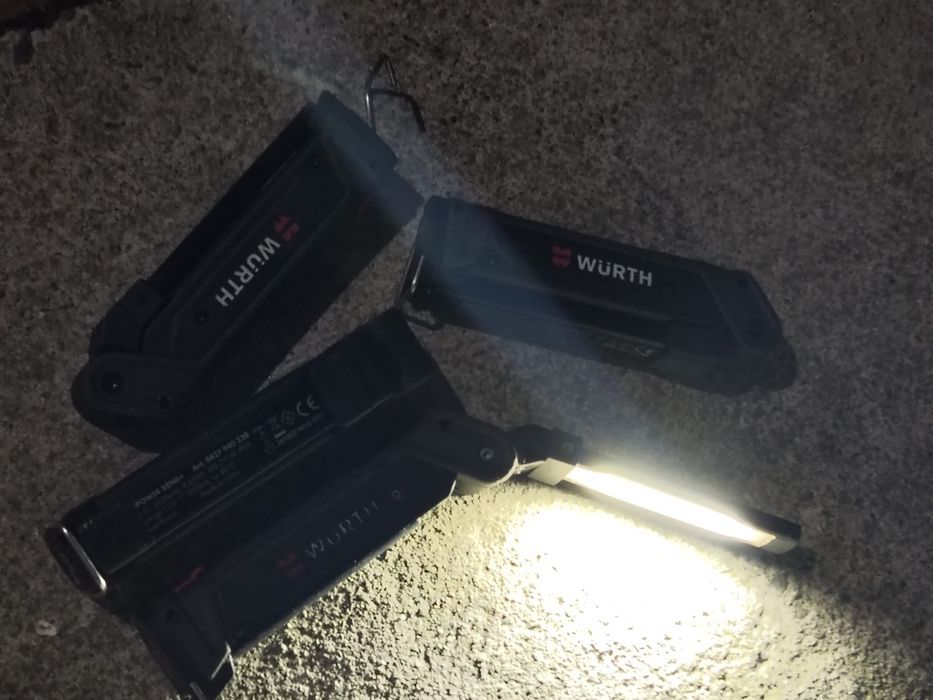 Lanterne pliabile cu încărcător wireless se vinde fara accesorii pret 200 de lei bucată