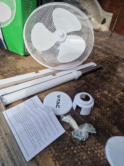 Ventilator nou 2 bc unul alb unul negru 50 ron 1 bc