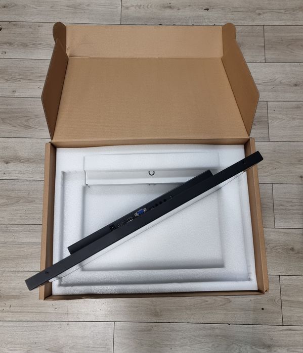 Amanet F28: Monitor Tactil Beetronics 22TS7M