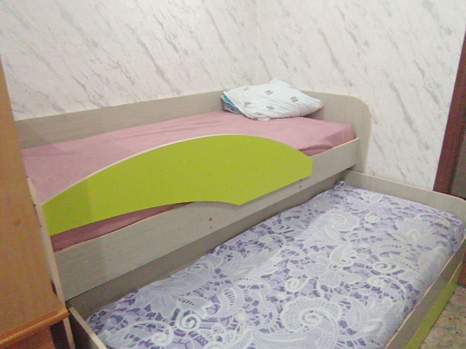 Продам кровать двух ярусную.