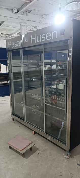 Витрина холодильник шкаф