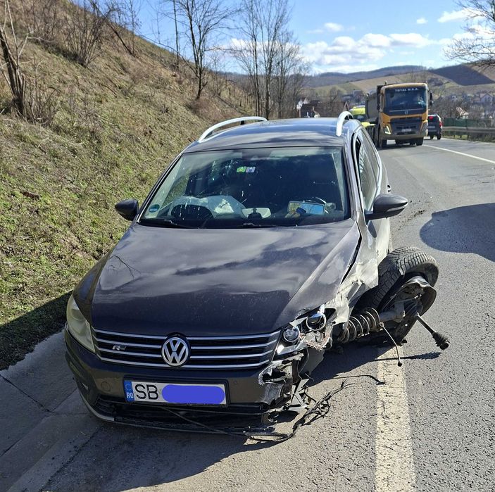 Vand Volkswagen Passat B7 RLine 2.0 diesel DSG 170 CP avariat