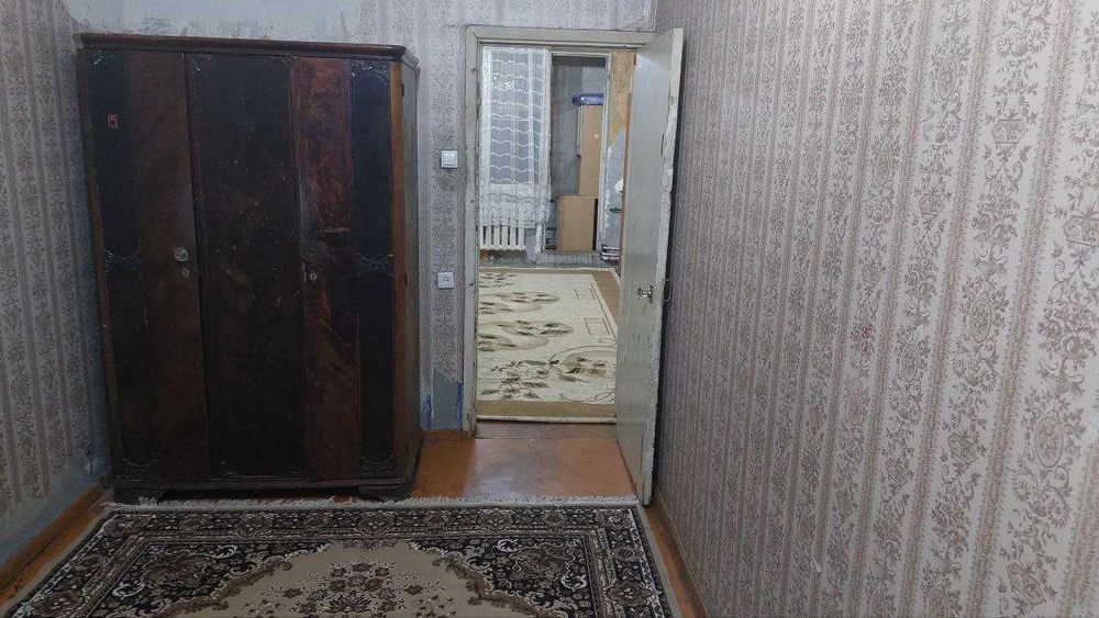 Маданият институтининг олдида 2 хона 3 хона қилинган
