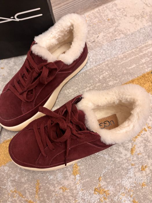 Продам теплые натуральные кроссовки из замши UUg