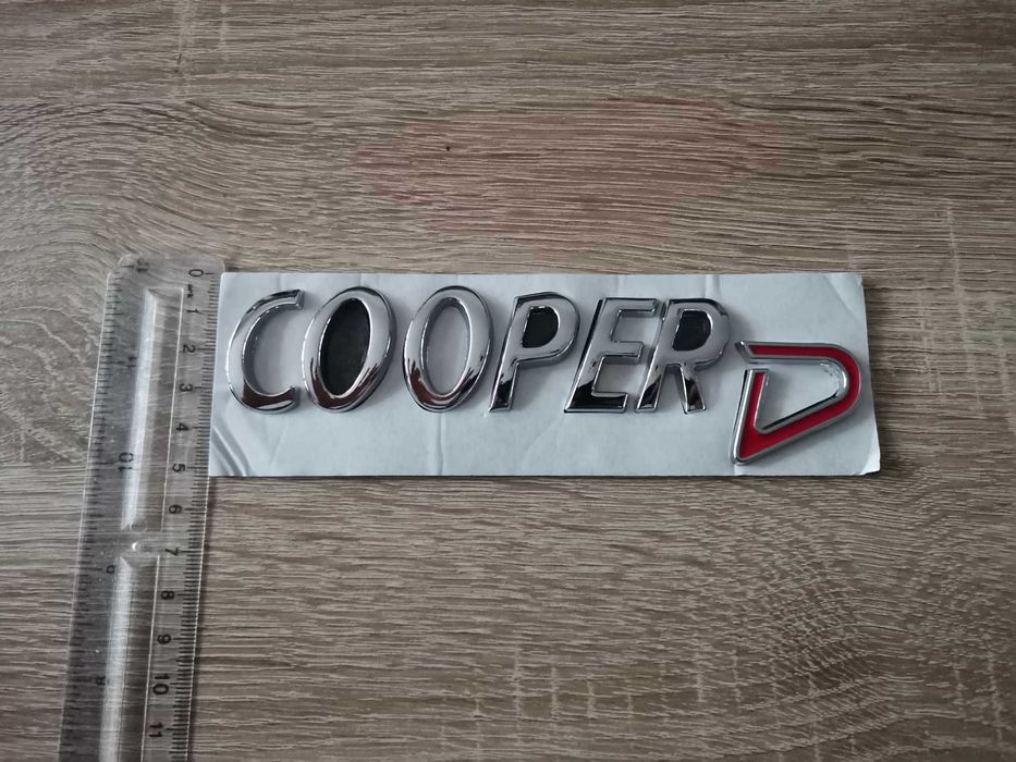 сребриста емблема MINI Cooper D