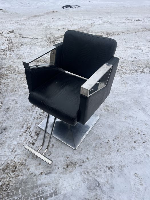 Продам кресло для прикмахера