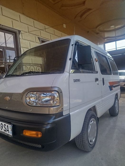 Dams rangi oq kiraska toza