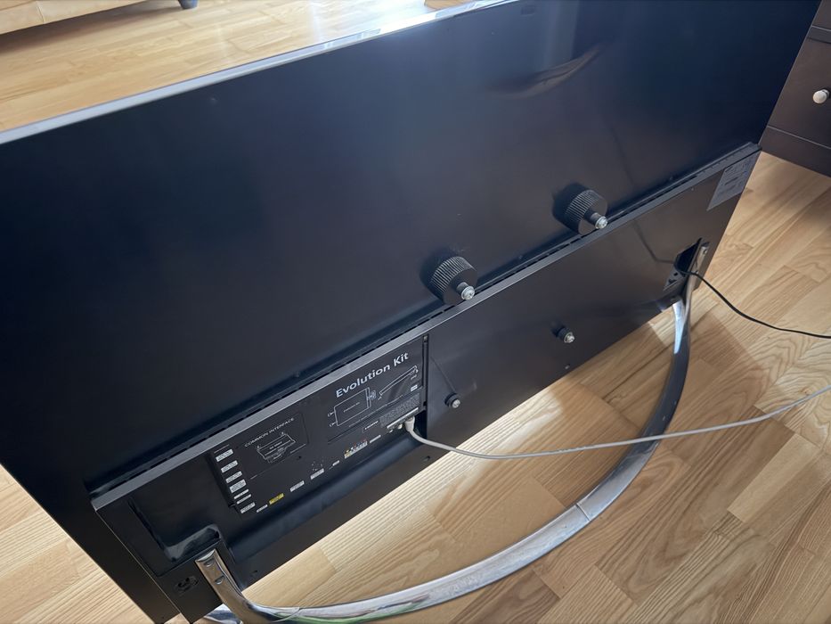 Televizor Smart Samsung 46”(117 cm) Full HD și 3D model UE46F8000