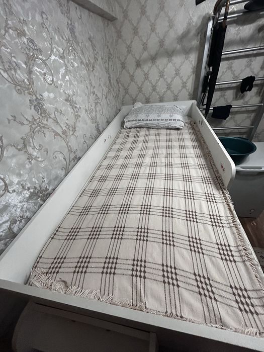 Детская двухьярусная кровать