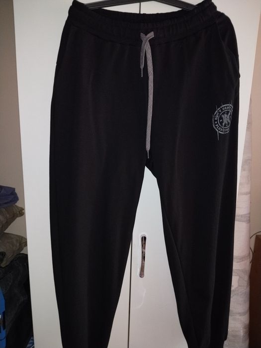 Продам костюм спортивный